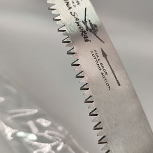 Serrucho de Poda Hoja Curva Samurai con Mango Naranja - imagen 5