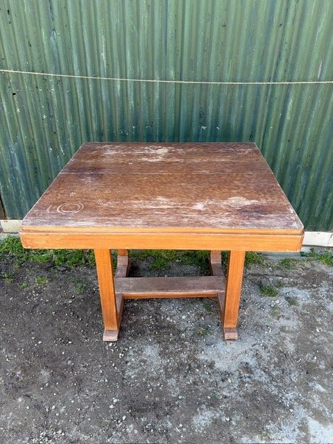 Mesa Cuadrada de Madera Rústica