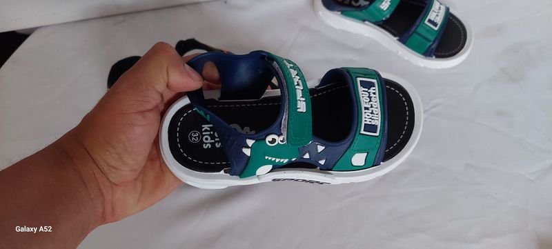 Calzado B3- 2 Talle 32: Sandalias y Zapatos de Plástico - imagen 5