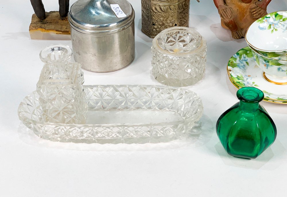 Colección de objetos antiguos y decorativos - imagen 4