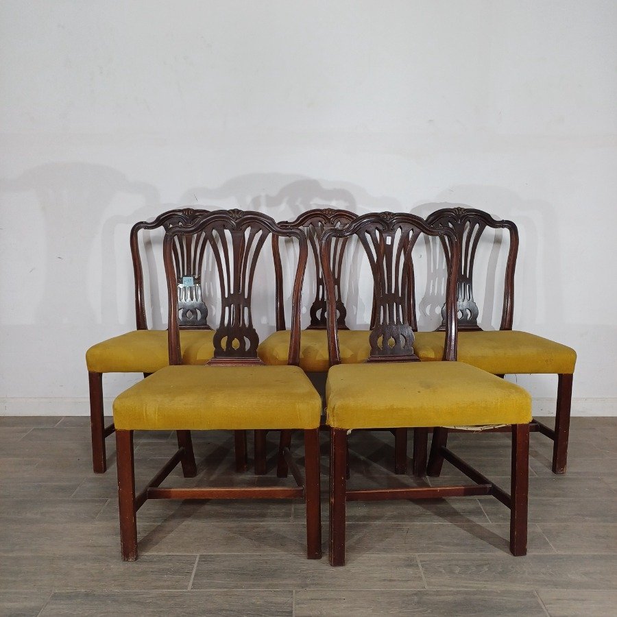 Lote siguiente: Sillas de Comedor y Muebles de Oficina en Venta