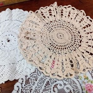 Lote de 5 Carpetas Vintage: Crochet, Macramé y Bordadas - imagen 5