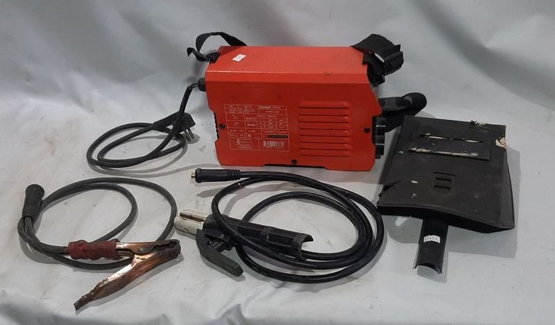 Soldadora Inverter HESSEN PRO 130 Amp con Careta