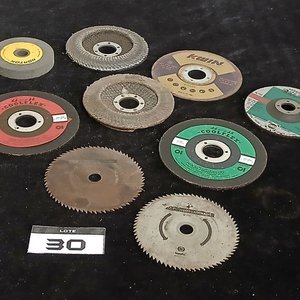 Lote de Discos de Corte, Cepillos y Sierras para Herramientas - imagen 3