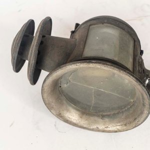 Farol de Coche Antiguo de Cachila con Vidrio Dañado - imagen 2