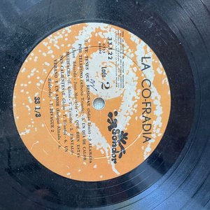 Dos Discos de Vinilo Usados: La Cofradía y Música en Libertad - imagen 6
