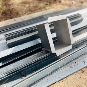 Lote de Perfiles Metálicos Galvanizados para Construcción - imagen 3