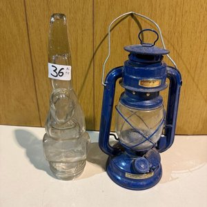 Frasco de Vidrio Forma Conejo y Farol Azul Vintage - imagen 3