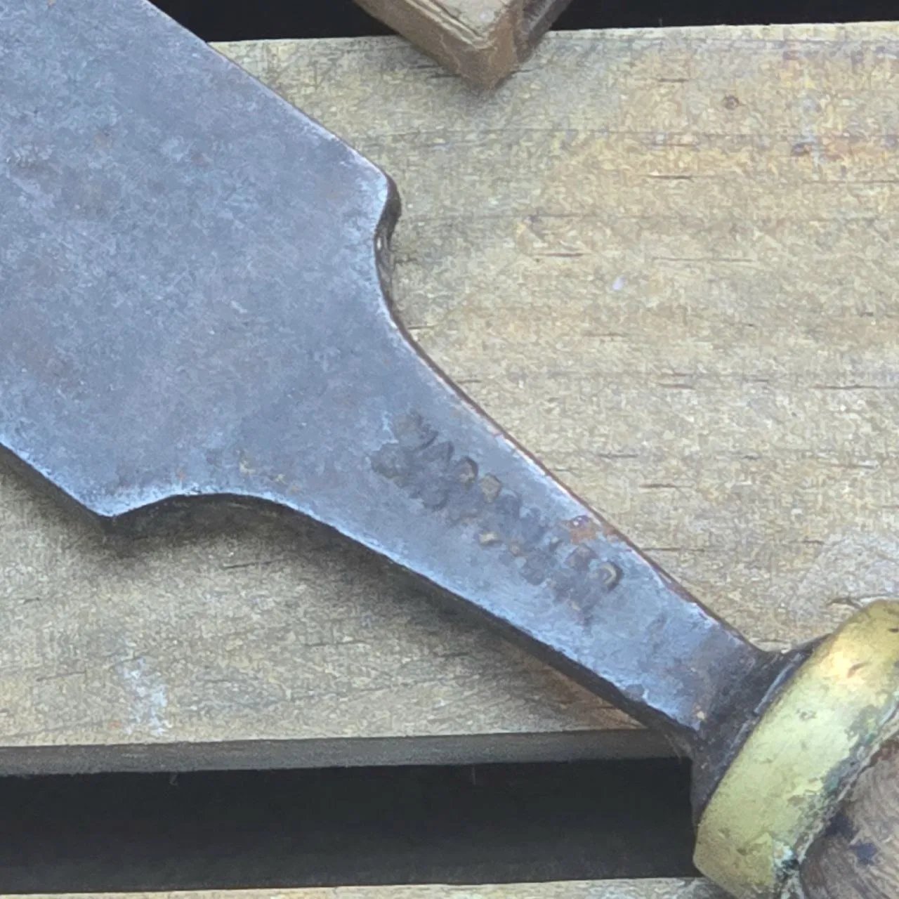 Chisela de Metal con Manija de Madera - imagen 4