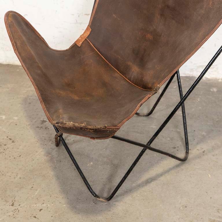 Sillón africano tapizado en cuero con averías - imagen 2