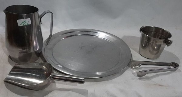 Set de Acero Inoxidable: Jarra, Hielera, Pinza, Bandeja y Cuchara