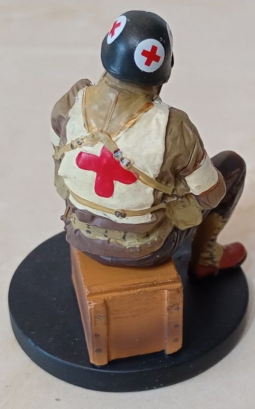 Figura de soldado Norteamericano de la Cruz Roja durante la invasión a Normandia - imagen 5