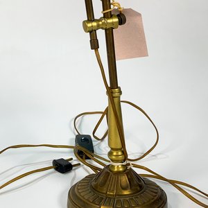 Lámpara de Bronce con Pie Regulable y Pantalla Hexagonal de Vidrio Biselado - imagen 3