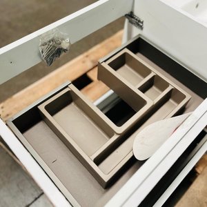 Lote de 2 Muebles de Baño Blancos con Bacha de Vidrio y Detalles - imagen 3