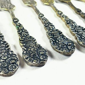 Conjunto de 11 Tenedores y Cuchillos para Postre con Cabo Labrado - imagen 3