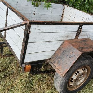 Lote anterior: Tráiler de Carga Pequeño con Laterales de Madera