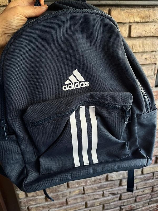 Mochila Adidas Azul con Tiras Blancas - Nueva