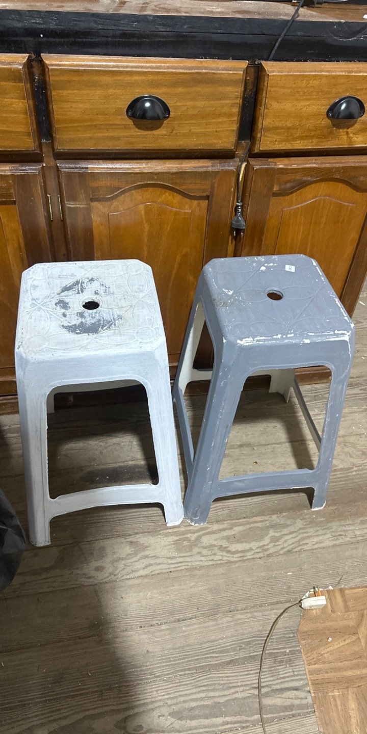 Par de Bancos Plásticos Apilables