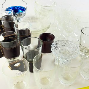 Bandeja Decorativa Estilo Klimt con Vasos y Copas de Vidrio - imagen 3