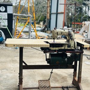 Lote siguiente: Máquina de Coser Antigua Union Special Industrial