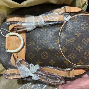 Lote siguiente: Cartera Louis Vuitton Monogram Marrón y Beige