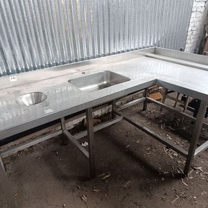 Lote anterior: Mesada de Acero Inoxidable en L con Pileta y Escurridor