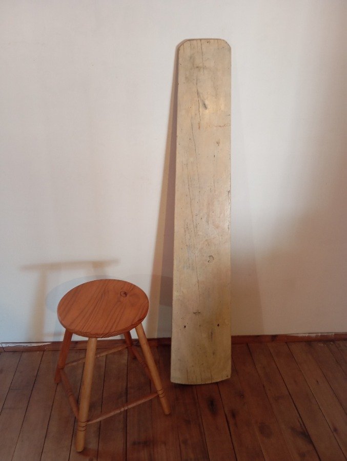 Lote anterior: Mesa de planchar y taburete en madera