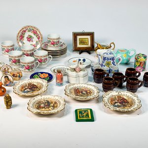 Lote anterior: Lote de Pocillos, Platos Decorativos, Lechera y Jarritas Cerveceras Vintage