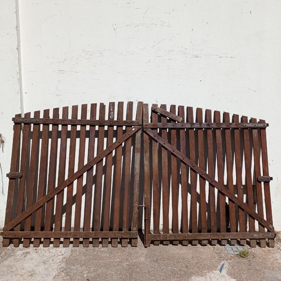 Item 16768 - Image 0