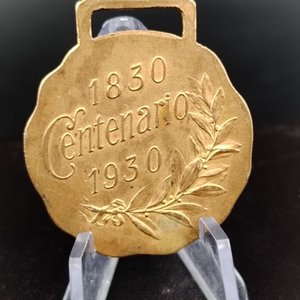 Medalla Centenario 1930 Cervecería Oriental Montevideo - imagen 5