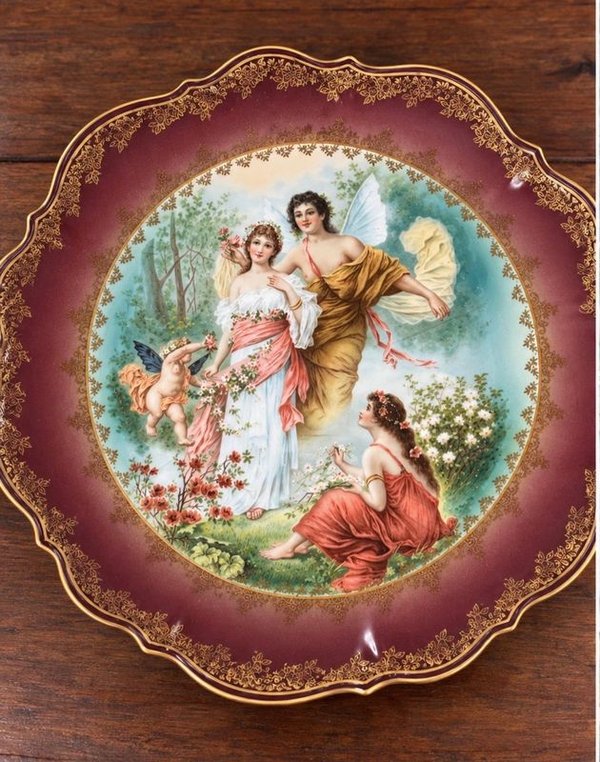 Plato Ornamental de Porcelana Antigua con Decoración Policromada Estilo Principios Siglo XX - imagen 1