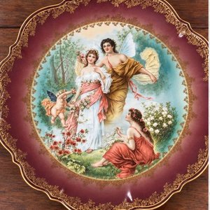 Lote siguiente: Plato Ornamental de Porcelana Antigua con Decoración Policromada Estilo Principios Siglo XX
