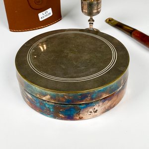 Lote de 4 piezas: Caja alhajero de metal, pipa, copita y petaca - imagen 6