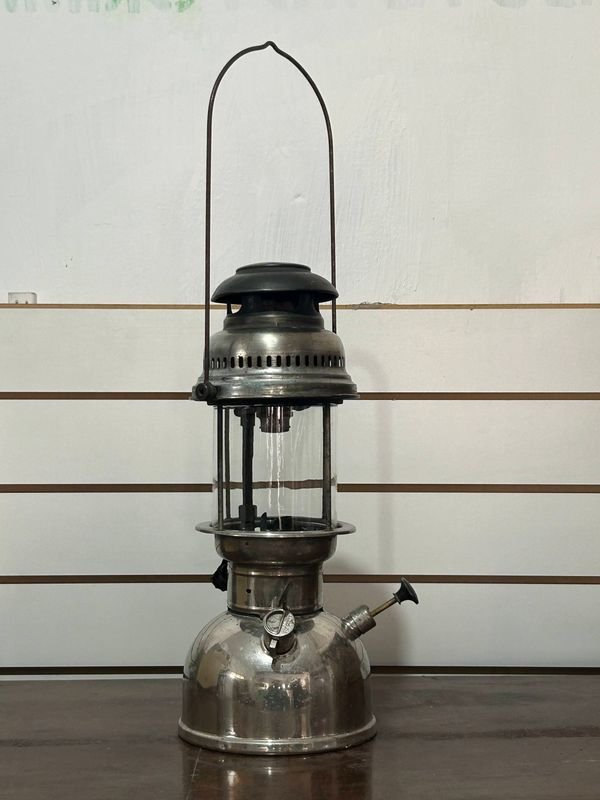 Farol Alemán Tipo Primus a Queroseno con Vidrio y Manómetro