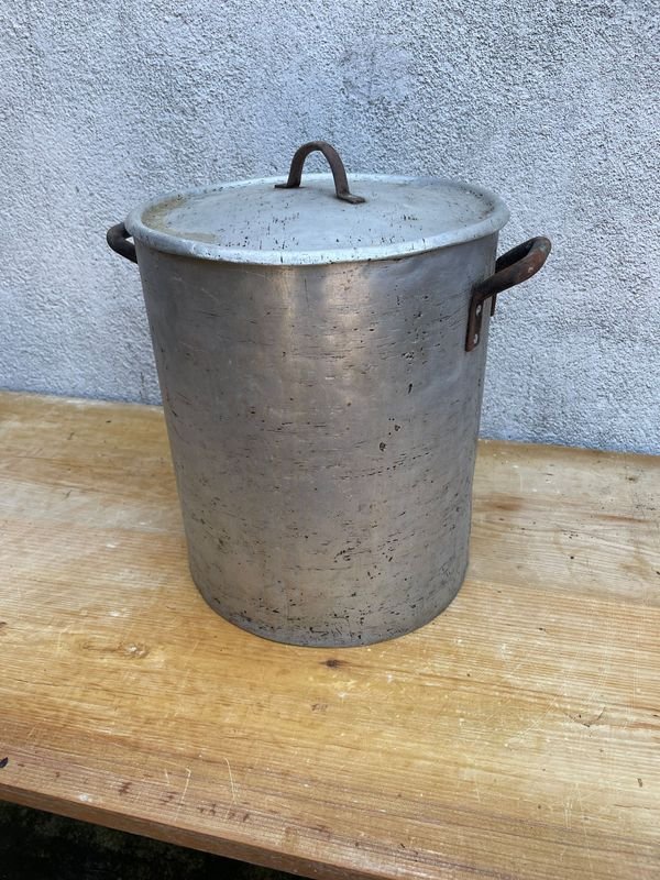 Olla Grande de Aluminio Grueso con Tapa