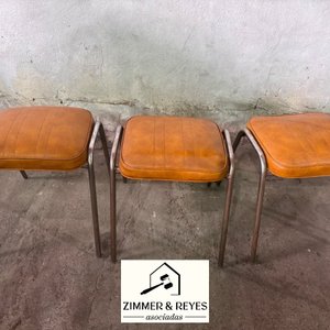 Set de 3 Banquetas Tapizadas en Cuero Sintético Naranja - imagen 2