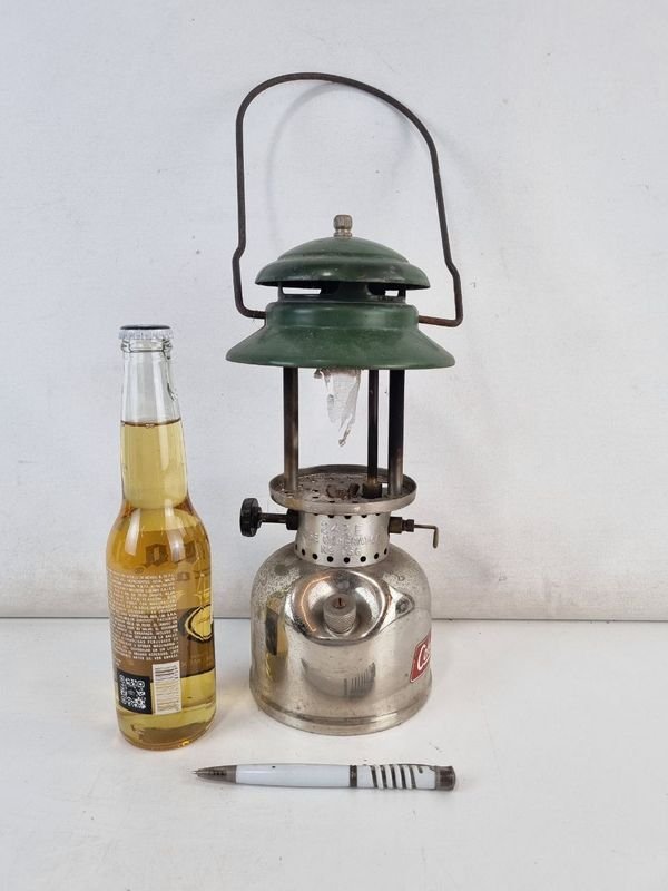 Lámpara Antigua Farol Coleman: Unidad de Iluminación Histórica - imagen 2