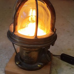 Antiguo Farol Marinero Benjamin "Anti-Explosión" de Barco con Base de Madera - imagen 7