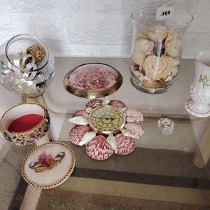 Lote de Varios Objetos Decorativos: Floreros, Relojes y Alhajero - imagen 4