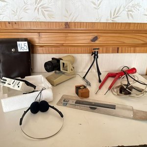 Proyector de Fotos Antiguo, Cortadora de Espuma y Trípode - imagen 3