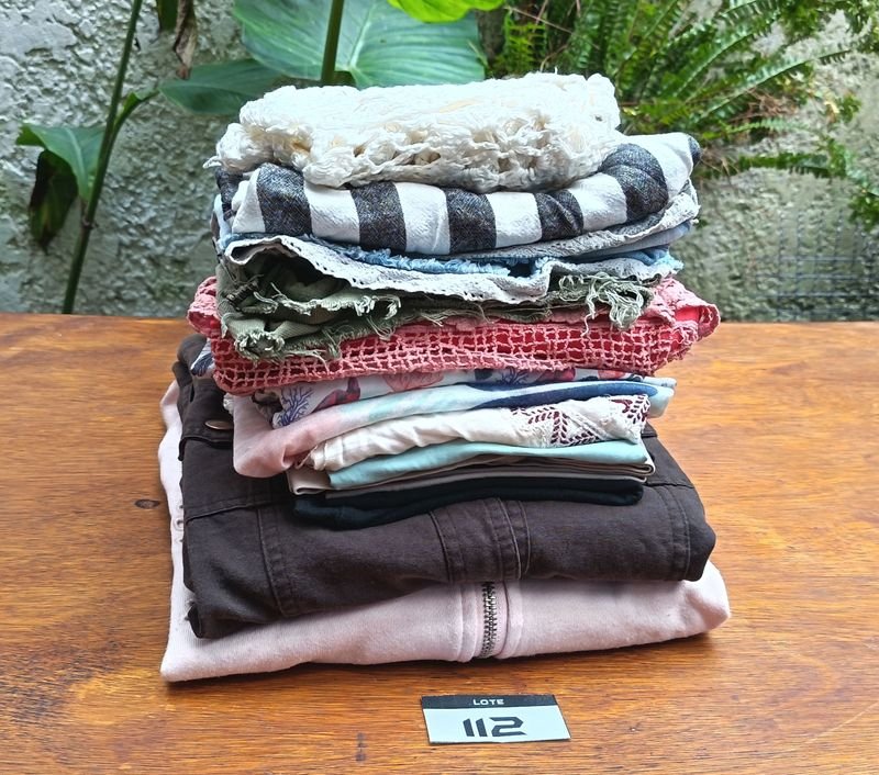 Lote de Ropa Femenina: Chaqueta, Musculosas, Canguro, Short y Más