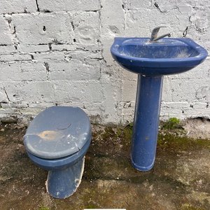 Inodoro y Lavatorio Azul con Pedestal - imagen 4