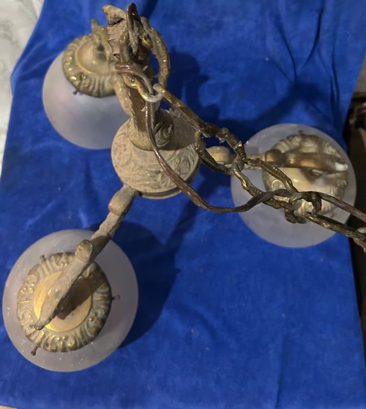 Lámpara de bronce con globos de cristal - imagen 2