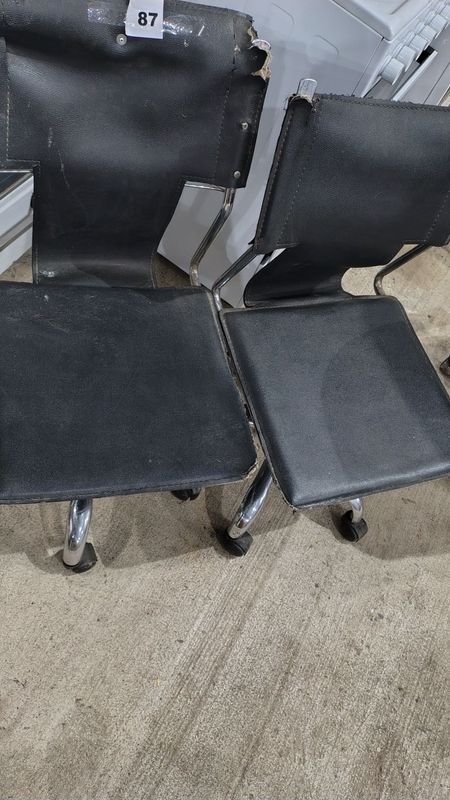 Lote siguiente: Sillas de escritorio giratorias en pantazote para restaurar
