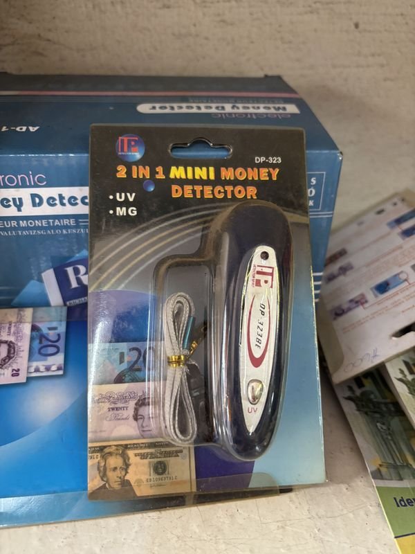 Detectores de billetes y monedas falsos - Equipos electrónicos - imagen 1