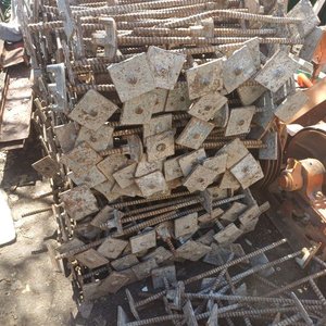 Lote siguiente: Lote de 200 Tensores y Tuercas para Encofrado de Construcción