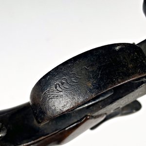 Pistolón Antiguo de Doble Caño con Cachas de Madera - imagen 3