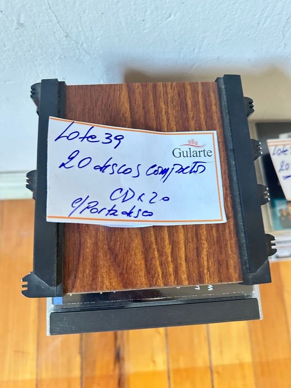 Colección de CDs y porta CDs en buen estado - imagen 2