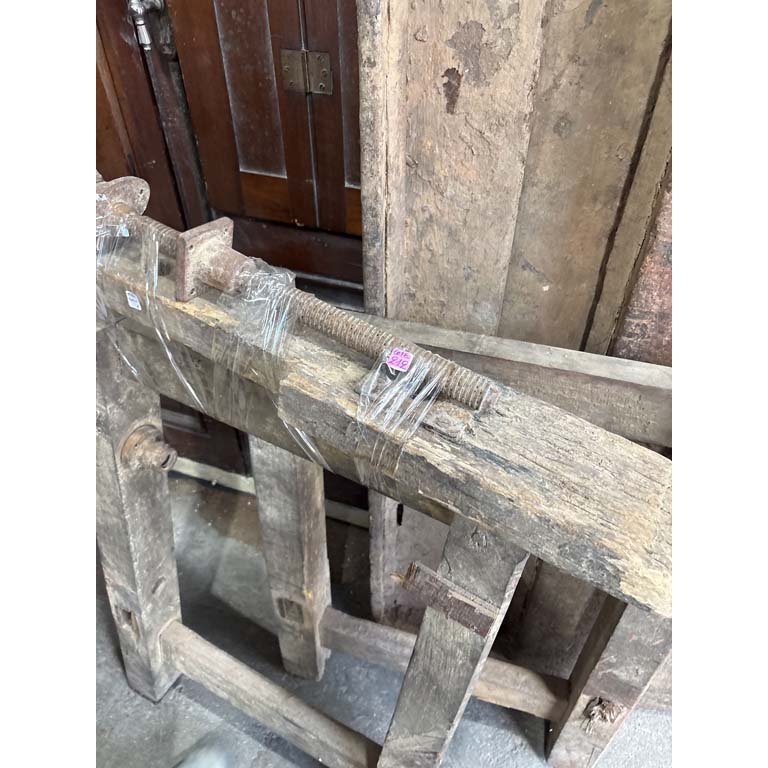 Puerta de carpintero desarmada, detalles incompletos - imagen 2