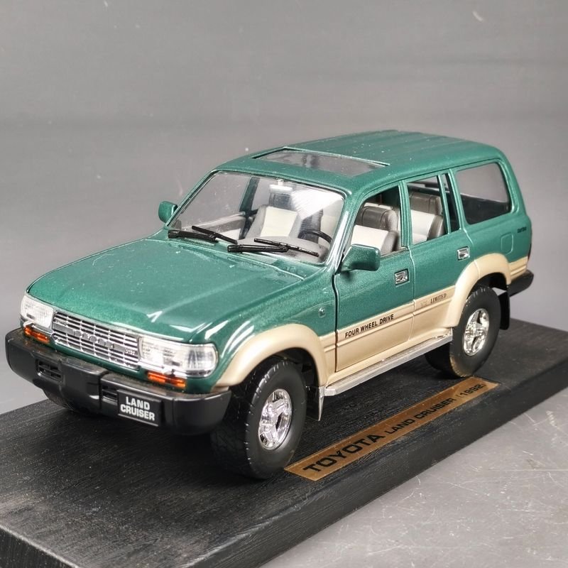 Toyota Land Cruiser Die-cast Modelo en Escala 1:18 - imagen 7